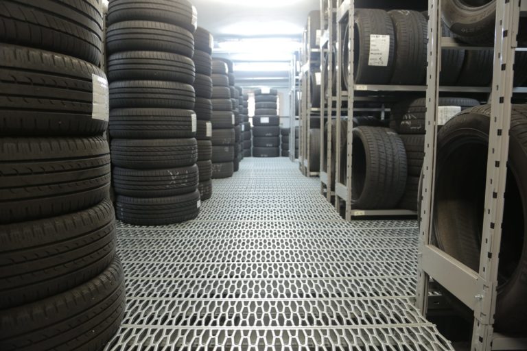 Find the Right Tyres for Your Vehicle at Gardner & Wake